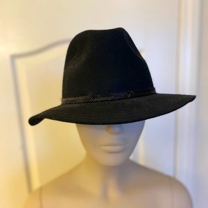 Olive & Pique wide brim felt hat